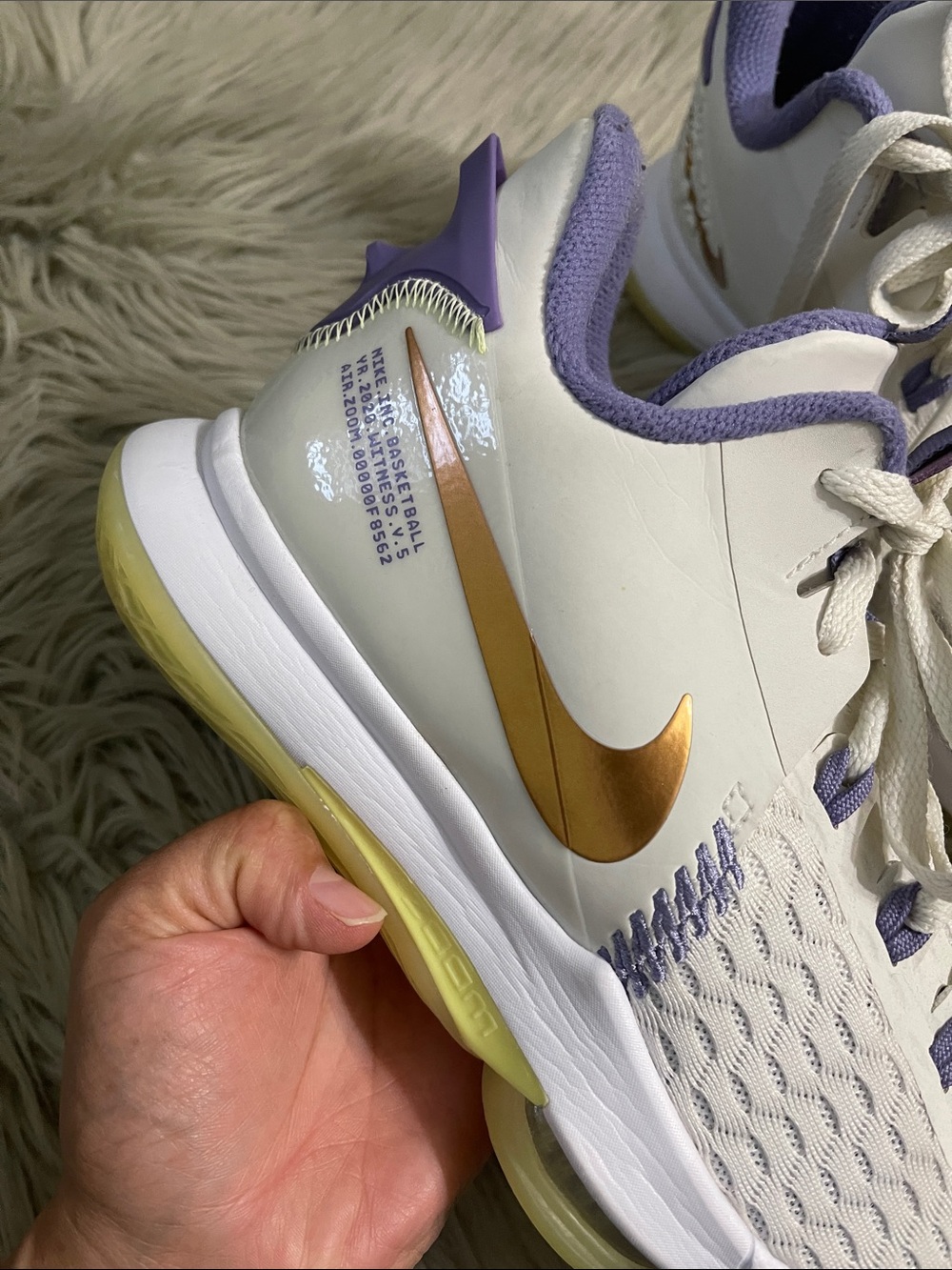 Nike LeBron witness 5 basketball sneakers - Picture 3 of 8